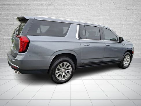 Used 2022 GMC Yukon XL Denali RWD image 4
