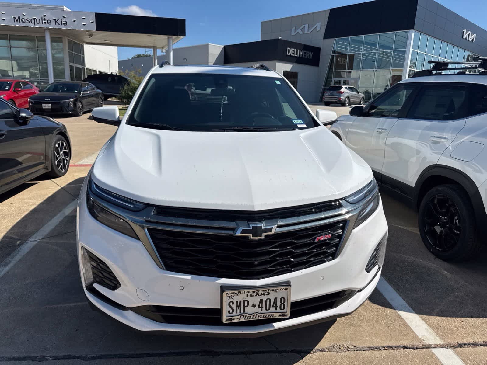 Used 2022 Chevrolet Equinox RS w/ RS Leather Package FWD image 2