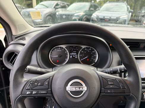 Used 2025 Nissan Kicks Play S FWD image 18