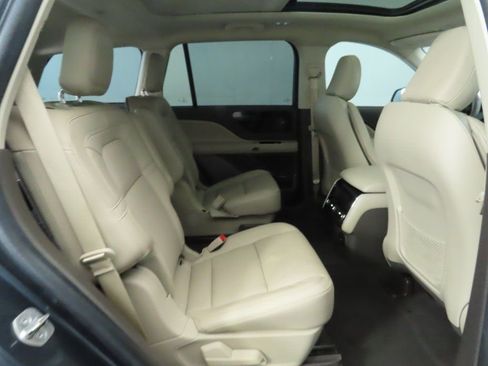 Used 2022 Lincoln Aviator Reserve w/ Equipment Group 201A image 23