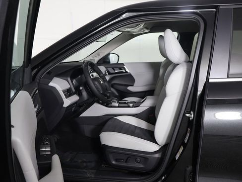 New 2026 Mitsubishi Outlander SE FWD image 31