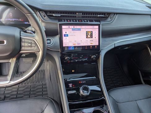 Used 2022 Jeep Grand Cherokee L Limited AWD/4WD image 22