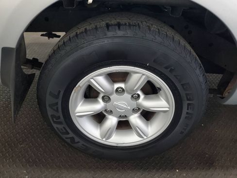 Used 2004 Nissan Frontier XE w/ (VTP) Value Truck Pkg RWD image 16