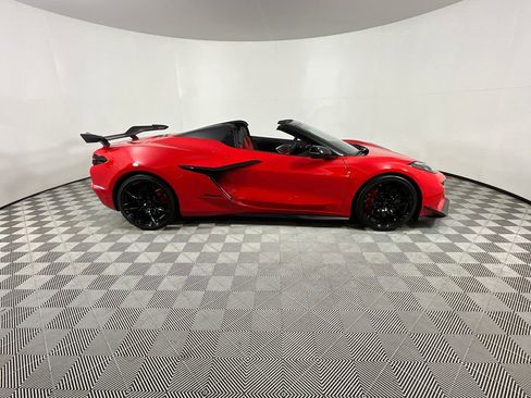 Used 2025 Chevrolet Corvette Z06 w/ Z07 Performance Package image 6