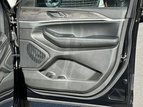 New 2025 Jeep Grand Cherokee Limited w/ Luxury Tech Group II image 22