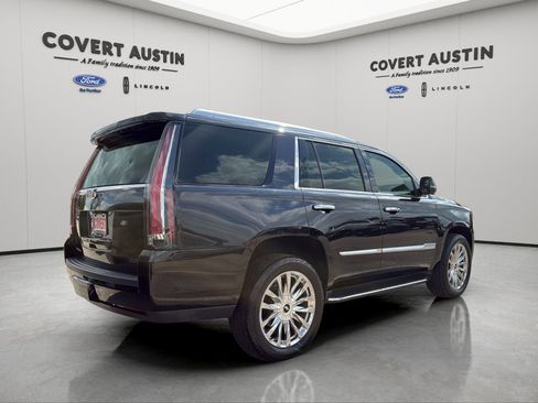 Used 2018 Cadillac Escalade Luxury image 5