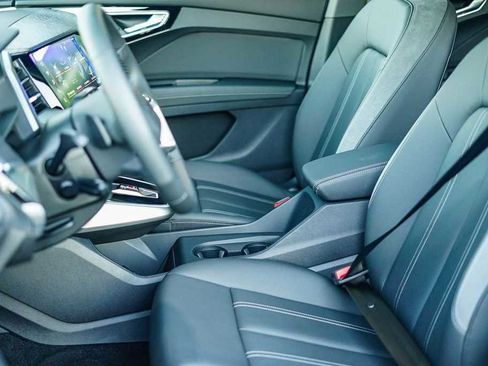 New 2026 Audi Q4 e-tron Premium image 18