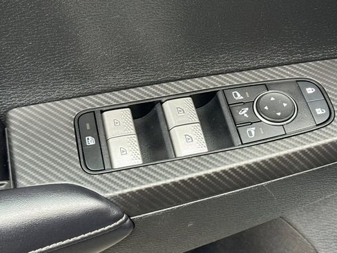 Used 2024 Mitsubishi Outlander SE image 17