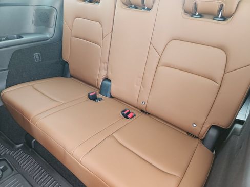 Used 2025 Nissan Pathfinder Platinum AWD/4WD image 34