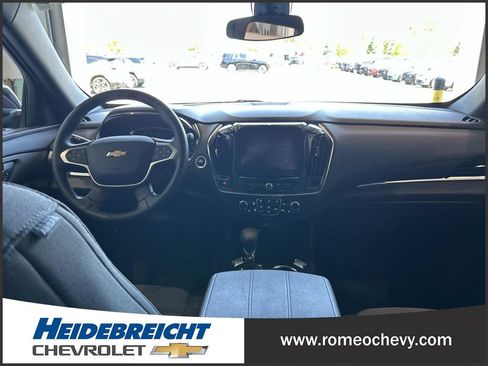 Used 2023 Chevrolet Traverse LT FWD image 16