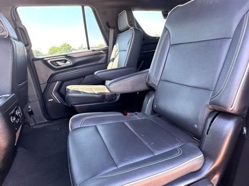 Used 2024 Chevrolet Tahoe Premier RWD image 11