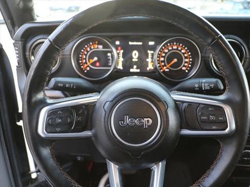 Used 2022 Jeep Gladiator Overland image 26