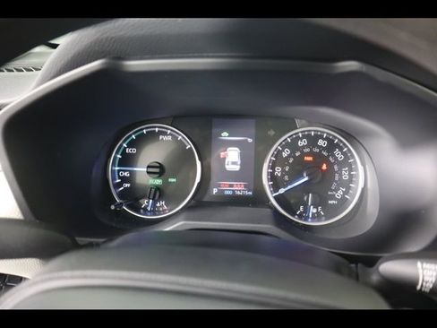 Used 2022 Toyota RAV4 XLE w/ Convenience Package AWD/4WD image 22