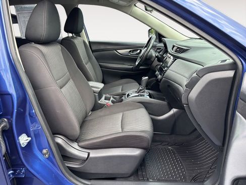Used 2020 Nissan Rogue SV FWD image 25