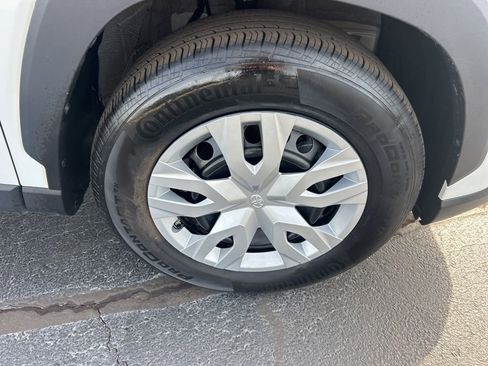 Used 2024 Toyota Corolla Cross L image 21