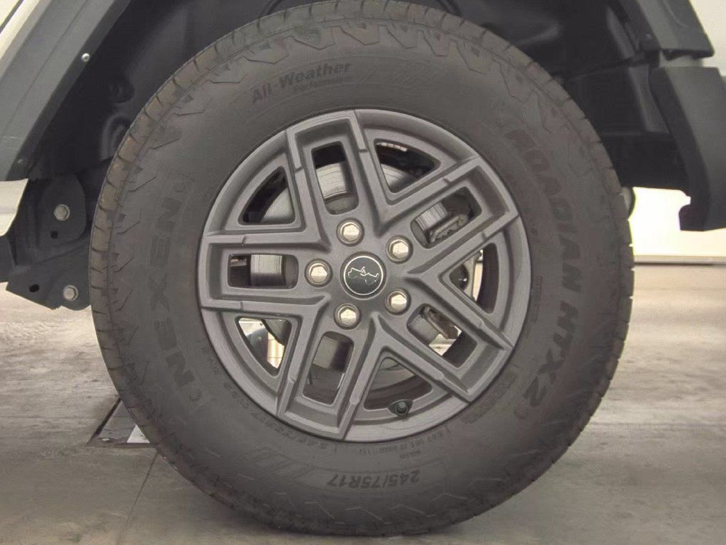 Used 2024 Jeep Wrangler Unlimited Sport AWD/4WD image 10