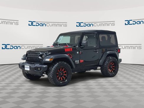 Used 2019 Jeep Wrangler Sport AWD/4WD image 4
