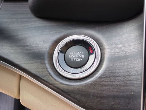 Used 2022 Jeep Grand Cherokee L Limited image 17