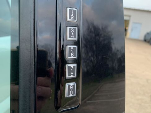 Used 2022 Ford F150 Lariat image 18