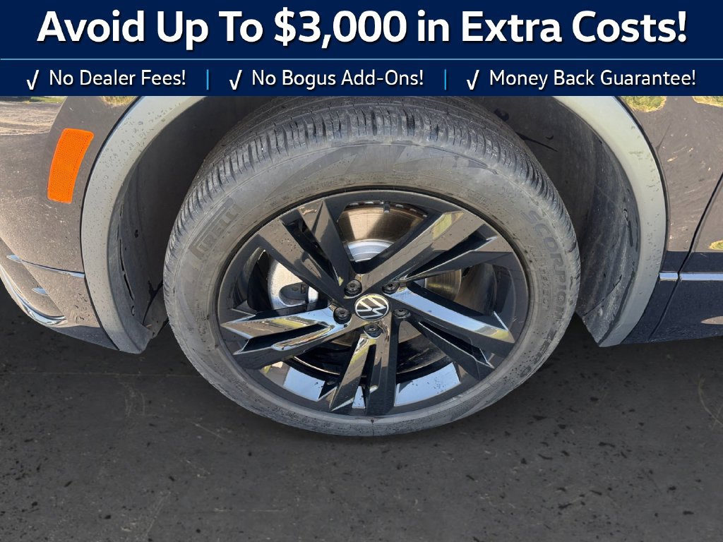 Used 2024 Volkswagen Tiguan SE R-Line FWD image 11