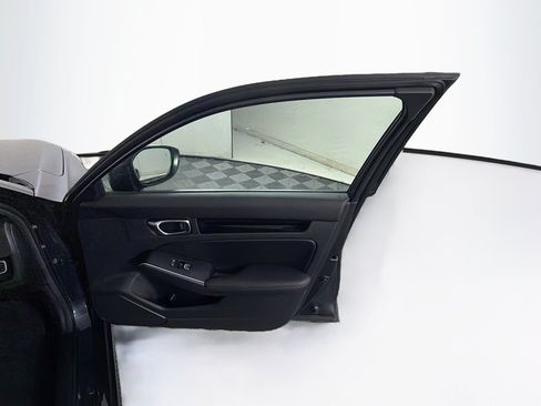 Used 2025 Honda Civic Sport image 32