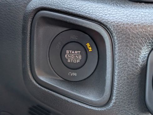 Used 2025 Jeep Wrangler Sport AWD/4WD image 17