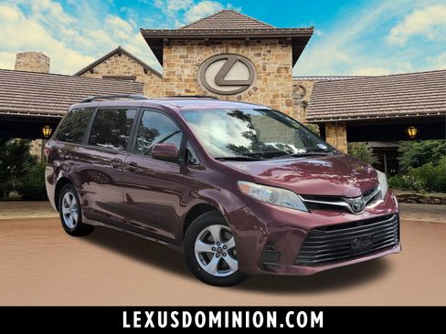 Used 2018 Toyota Sienna LE FWD image 1