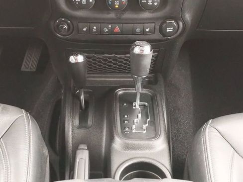 Used 2016 Jeep Wrangler Unlimited Sahara w/ Connectivity Group image 17