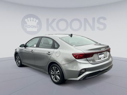 Used 2023 Kia Forte LXS image 4