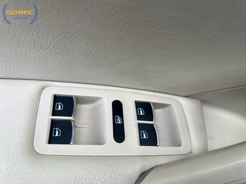 Used 2017 Volkswagen Passat 1.8T SE image 38