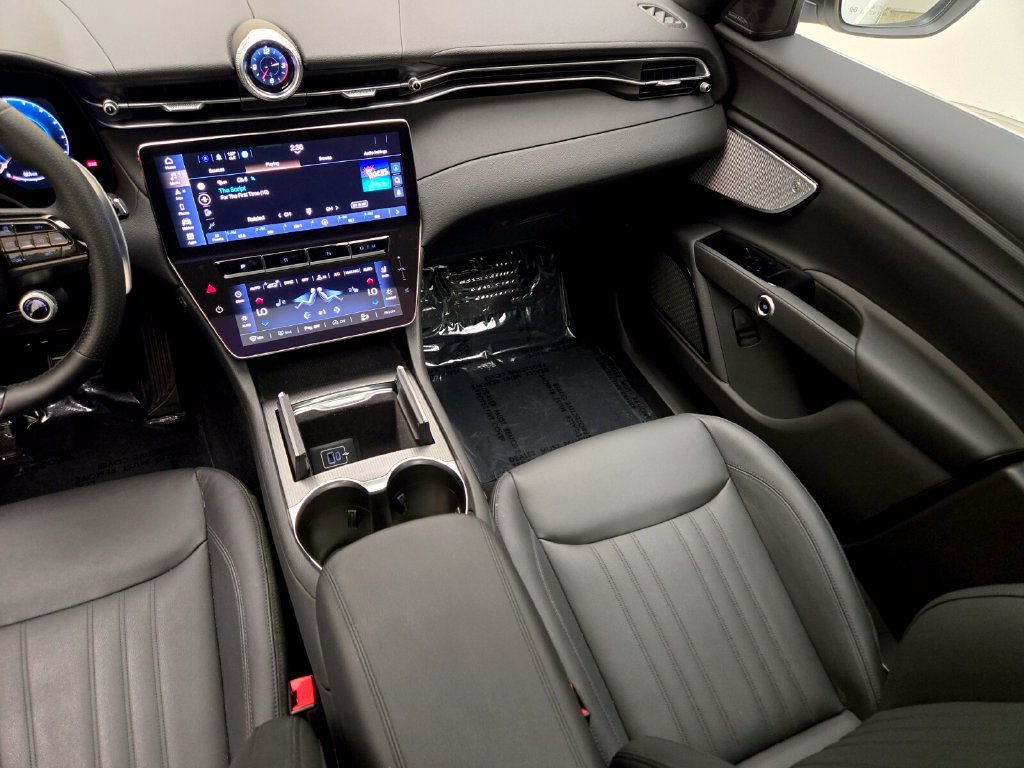 Certified 2024 Maserati Grecale GT AWD/4WD image 19