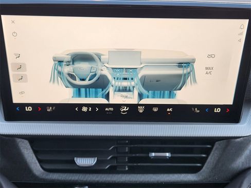 Used 2025 Ford Explorer Platinum w/ LUX Leather Package image 20