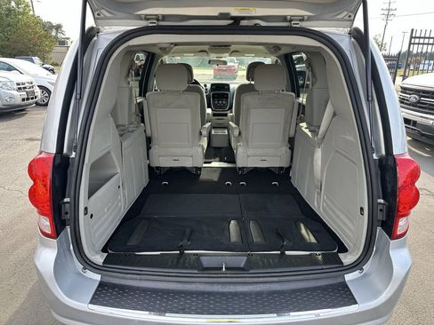 Used 2012 Dodge Grand Caravan SE FWD image 10