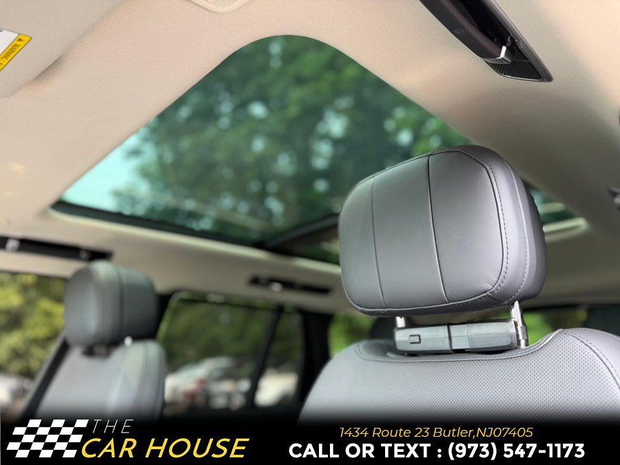 Used 2025 Land Rover Range Rover SE AWD/4WD image 18