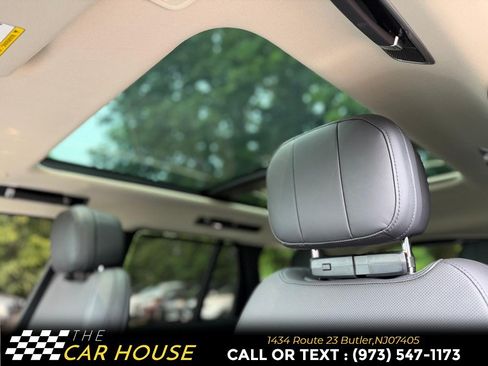 Used 2025 Land Rover Range Rover SE AWD/4WD image 18