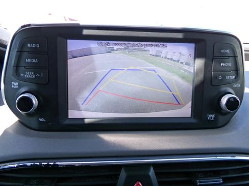 Used 2019 Hyundai Santa Fe SE image 10