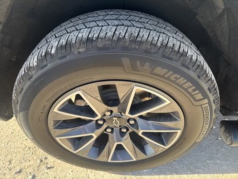 Used 2023 Chevrolet Tahoe Z71 w/ Z71 Off-Road Package image 35