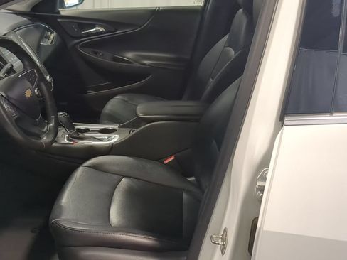 Used 2017 Chevrolet Malibu LT w/ Leather Package FWD image 20