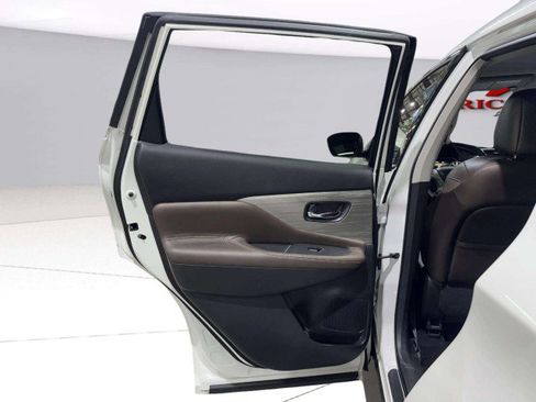 Used 2017 Nissan Murano Platinum image 38