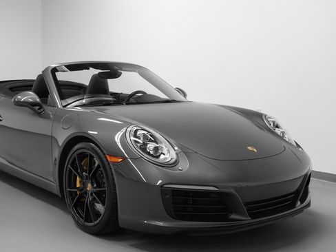 Used 2017 Porsche 911 Carrera S image 10