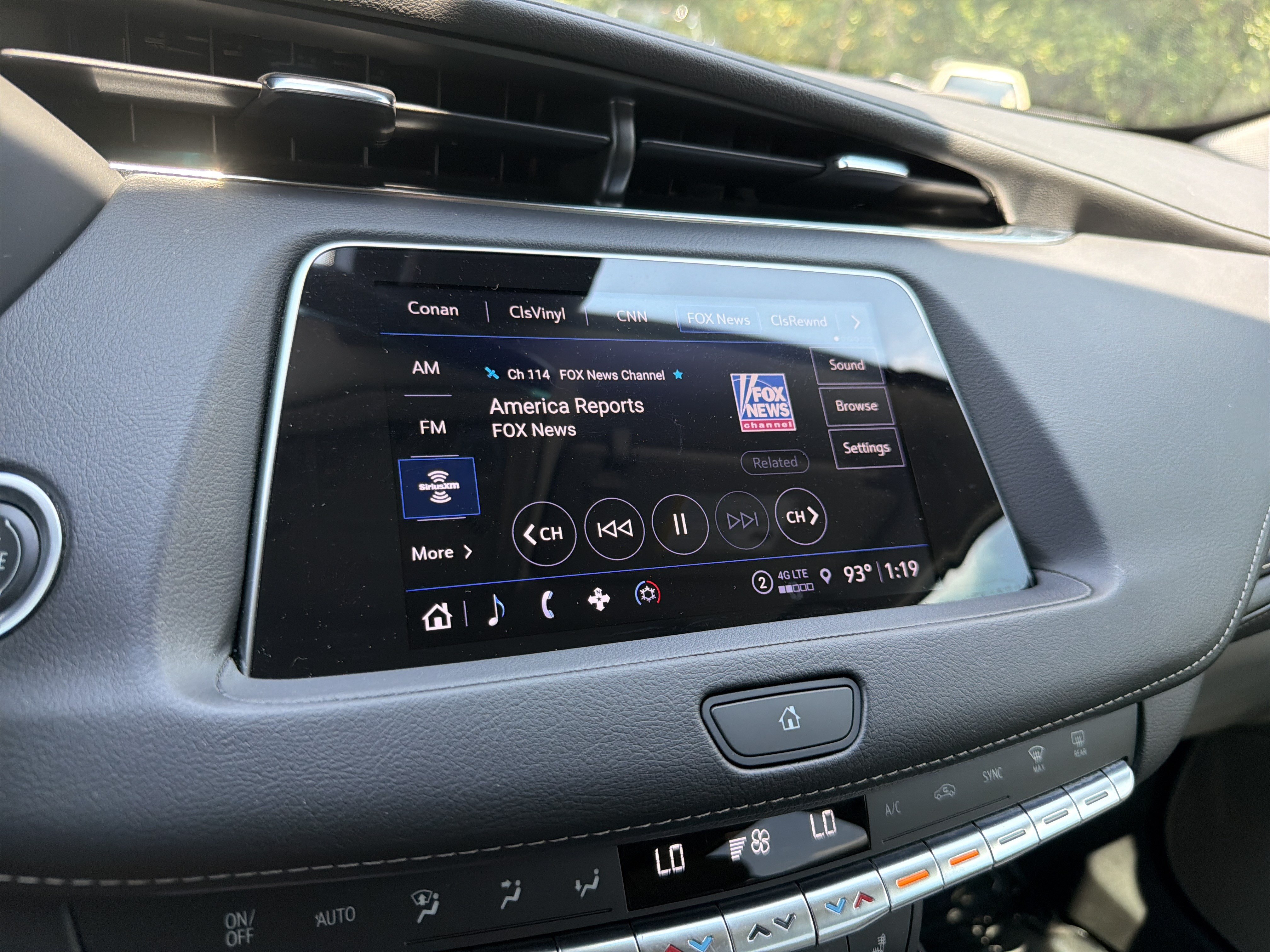 Certified 2023 Cadillac XT4 Luxury w/ Cold Weather Package FWD image 24