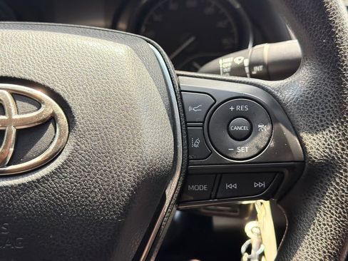 Used 2019 Toyota Camry LE FWD image 29