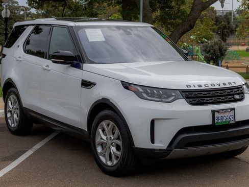 Used 2019 Land Rover Discovery SE image 4