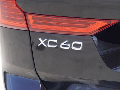 Used 2025 Volvo XC60 T8 Plus w/ Protection Package Premier AWD/4WD image 10