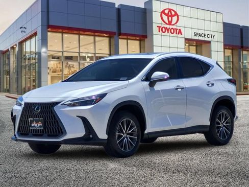 Used 2024 Lexus NX 250 FWD image 2