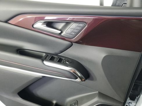New 2026 Chevrolet Traverse RS w/ LPO, Floor Liner Package FWD image 29