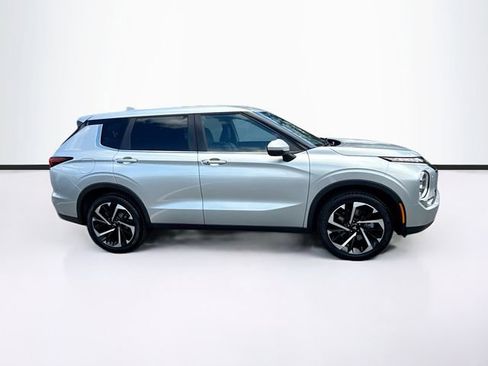 Used 2022 Mitsubishi Outlander SE AWD/4WD image 9