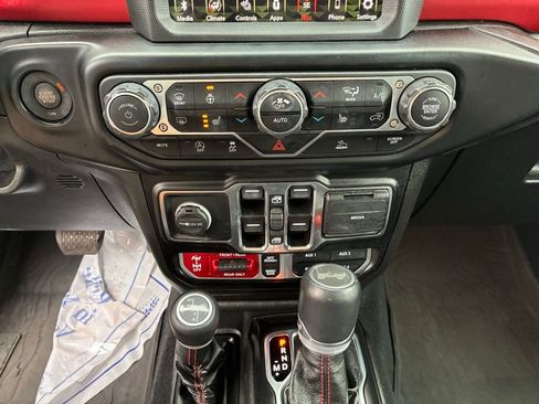 Used 2022 Jeep Wrangler Unlimited Rubicon w/ LED Lighting Group image 39