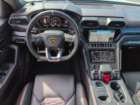 Used 2022 Lamborghini Urus image 24