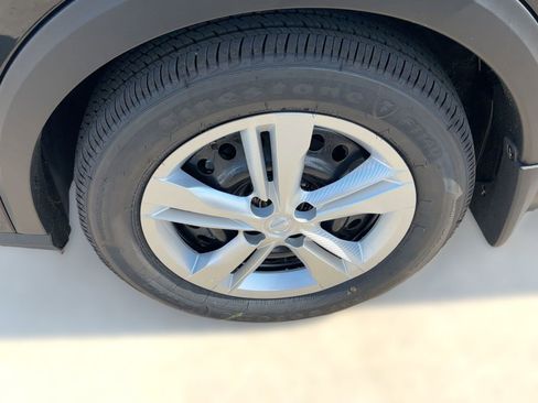 New 2025 Nissan Kicks Play S image 12